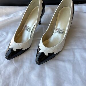 Vintage western flair Women's Black and White Heels
